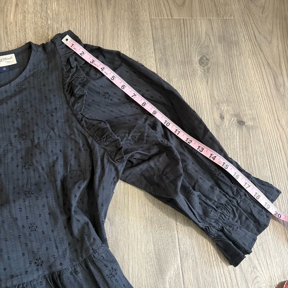 Universal Thread Gray Eyelet Ruffle Blouse Long Sleeve Sz M Boho Peasant Cotton - Picture 8 of 9